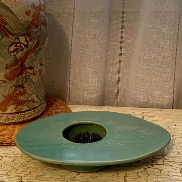 Vintage ikebana vase Celadon green glaze signed MCM Minimalist Decor - Picture 6 of 13